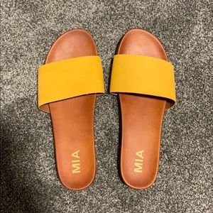 Mia Odell Slide Sandal